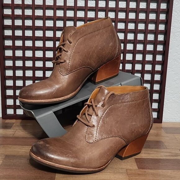 SIZE 6.5 | Kork-Ease Lace Up Bootie - Picture 2 of 6